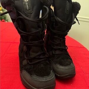 Columbia Women's Black Winter Boots with Fur Lining